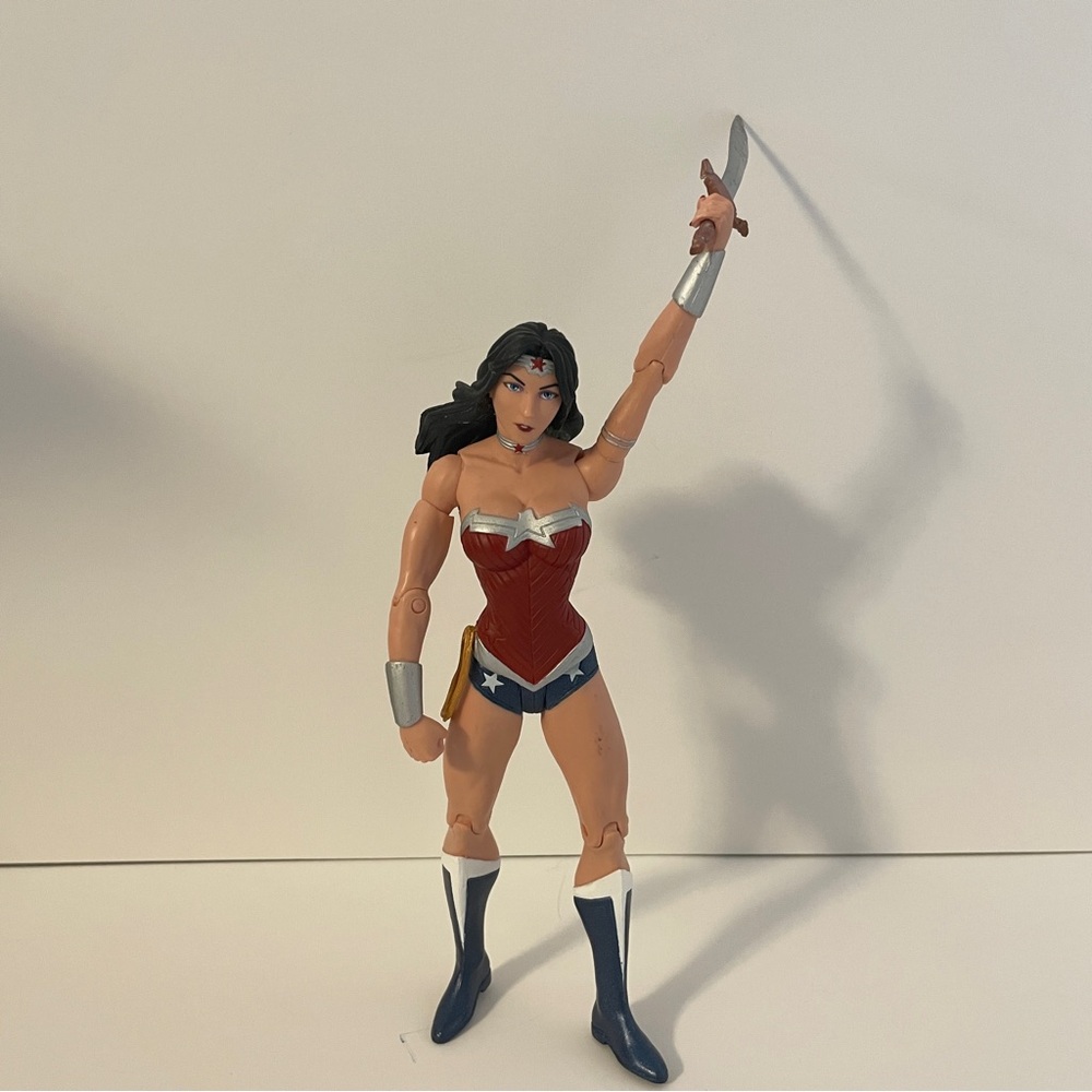 DC Collectibles WONDER WOMAN Justice League Essential Action Figure Super Hero